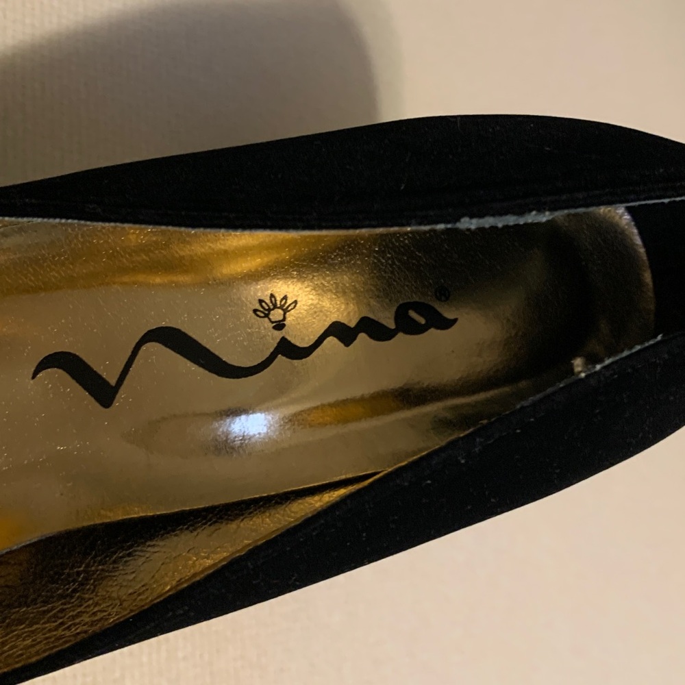 Nina Black Heels with Gold Interior - Picture 2 of 8